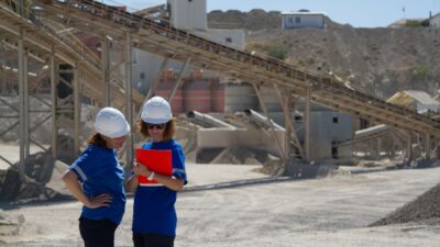 mujer en el sector minero en Chile